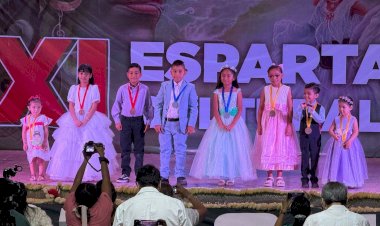 Los pequeños participantes de la categoría Infantil , en la disciplina de poesía