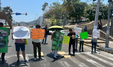Exigen apoyo para comprar terreno de telesecundaria en Acapulco