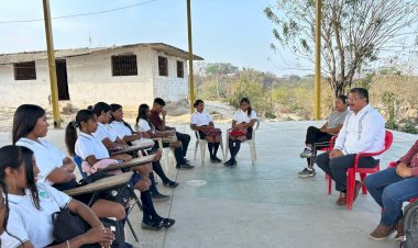 Denuncia Antorcha pésimo estado de telebachillerato en Apalani, Guerrero