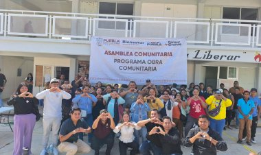 Poblanos celebran asamblea comunitaria en el Bachillerato Rosa Luxemburgo