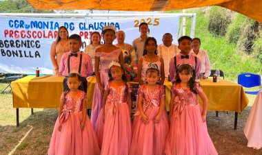 En medio de carencias, se gradúan niños de la col. Humberto Aguirre en Xalapa