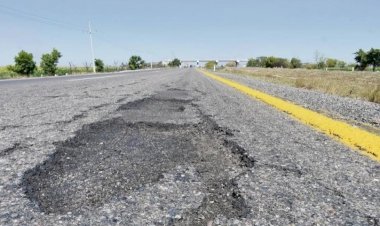 Porquería de carreteras y el gobierno ni se inmuta