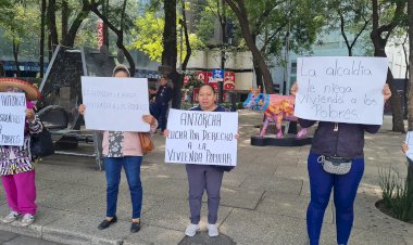 Protestan en Reforma para exigir vivienda popular en Tláhuac