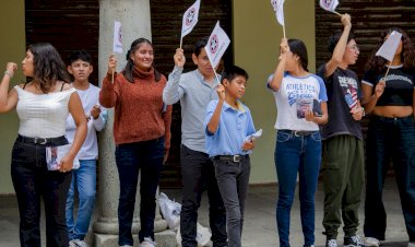 ¡Con los estudiantes, no!