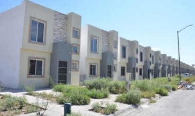 Burocracia y rezago digital retrasan trámites de vivienda en Durango