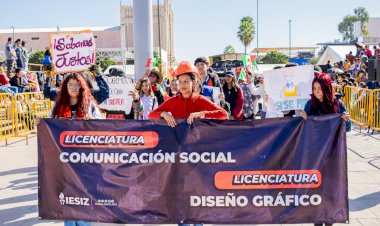 Gran participación del IESIZ en el desfile por el 115 aniversario de la Revolución Mexicana en Torreón