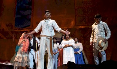 El pueblo sube al escenario