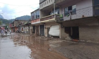 Lluvias y carreteras en el olvido