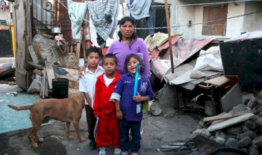 Ni flores ni discursos: las madres merecen justicia, no caridad
